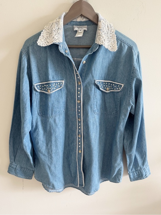 Clodia Dee Tops - Vintage 90s chambray denim lace rhinestone pearl button down tunic top sz M